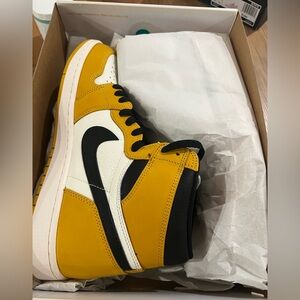 Air Jordan 1 Retro High OG 'Yellow Ochre size 12